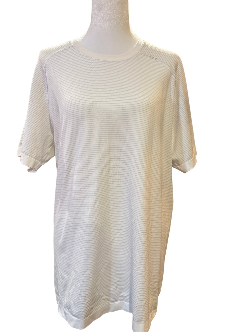 Lululemon Metal Vent Tech Men’s Shirt White Gray Short Sleeve